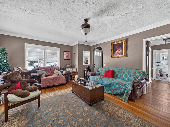 4th image of 101 Miller Dr