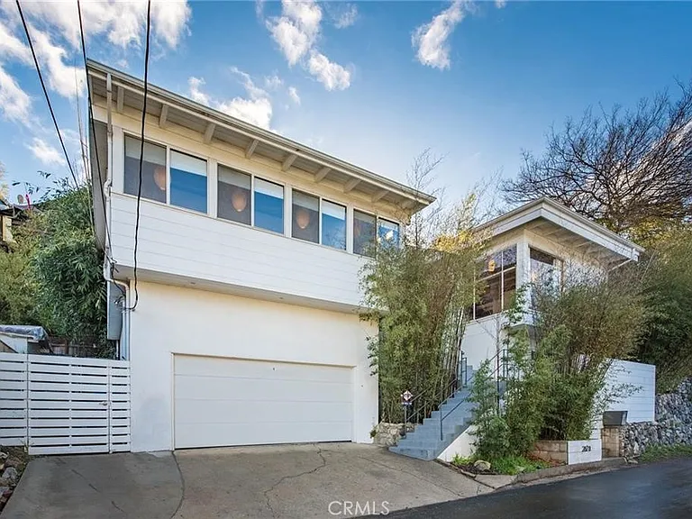 2828 Pacific View Trl — Photo 1