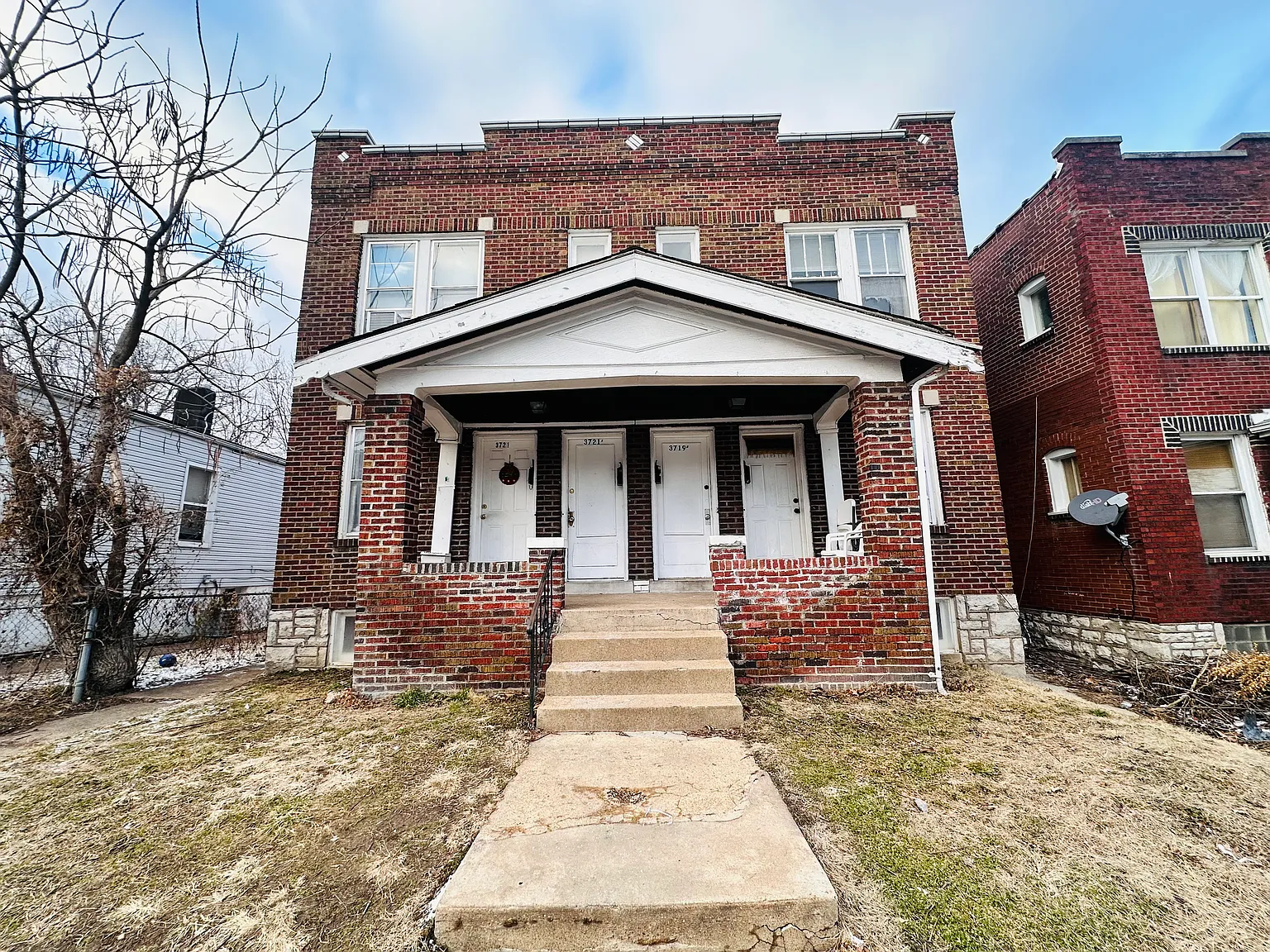 1 bed, 835 sqft, $695 — Photo 1