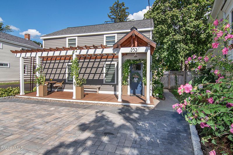 5th image of 232 Nelson Avenue