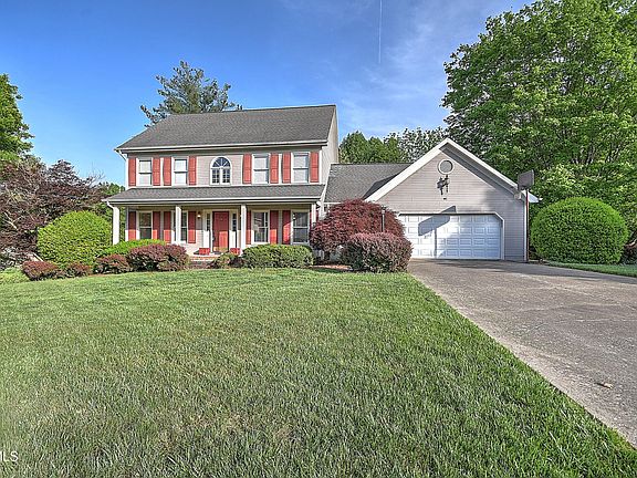 3rd image of 332 Chesterfield Dr