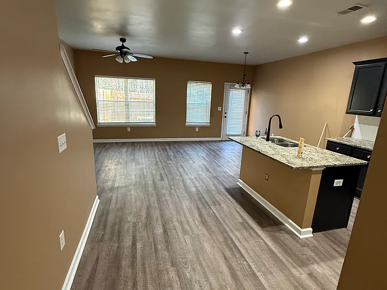 1805 Creel Ln — Photo 7