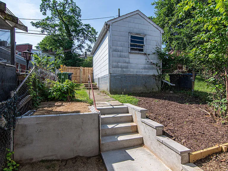 2413 Minnesota Ave SE — Photo 11