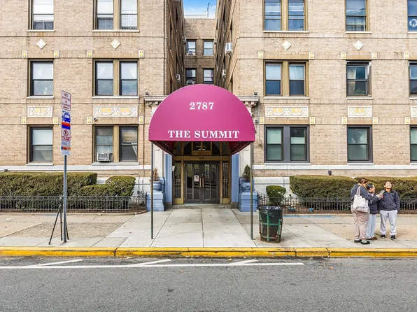 2787 John F Kennedy Boulevard image 1 of 24