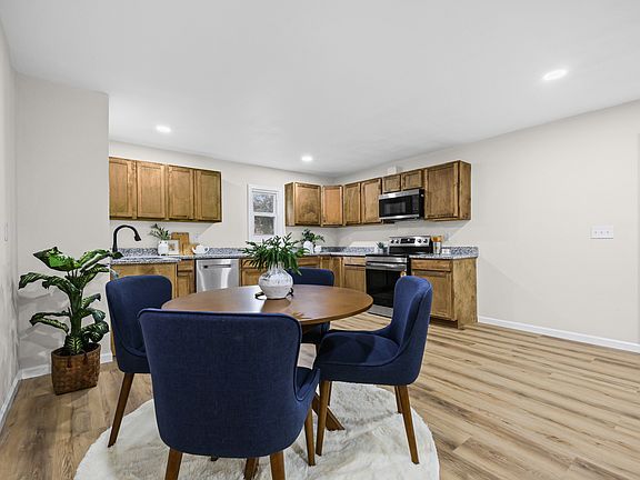 3rd image of 134 Gray St #134