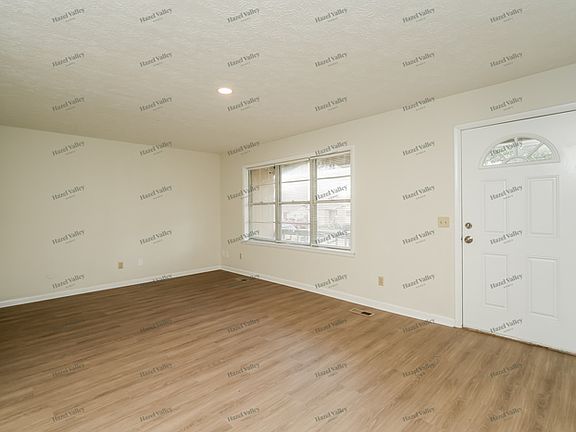 4th image of 645 S Sunset Dr