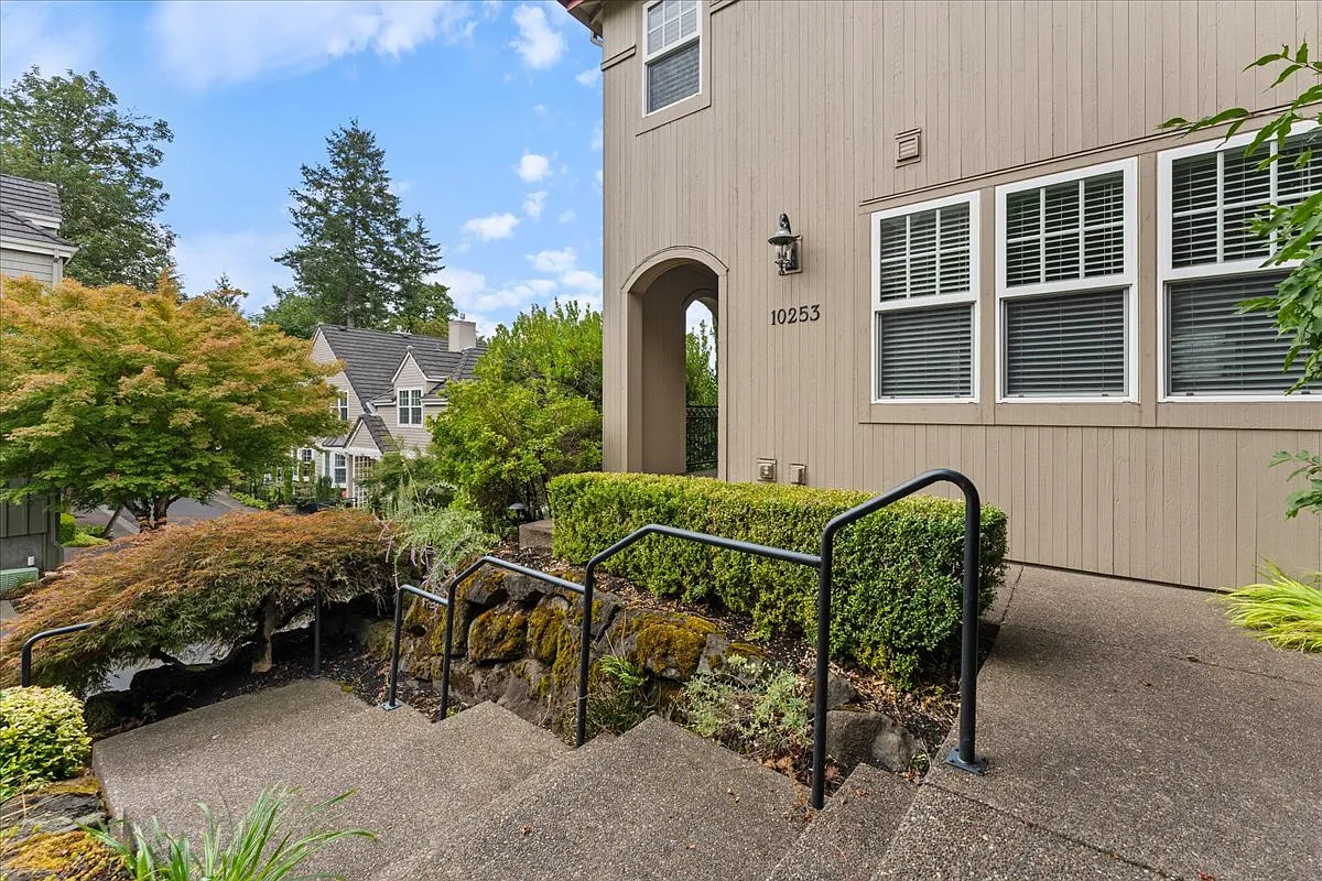 2 bed, 2.5 bath, 1459 sqft, $2,900 — Photo 1