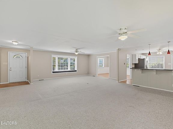 4th image of 8125 Chesterfield Dr