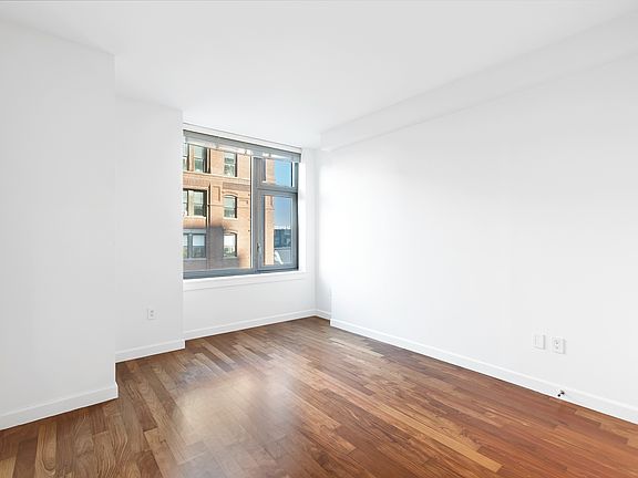 3rd image of 100 Jay St APT 8B