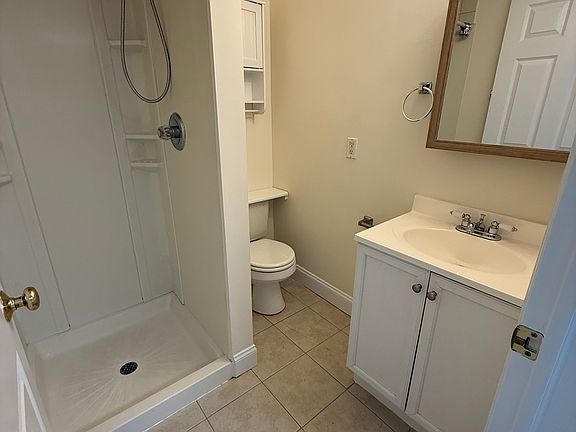 5th image of 56 Lincoln Avenue Ext #B