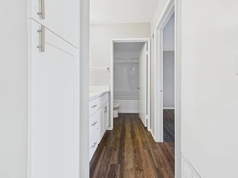 Franklin Place — Photo 6