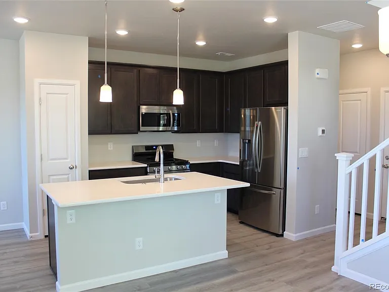 5231 Mountain Vista Hts — Photo 3