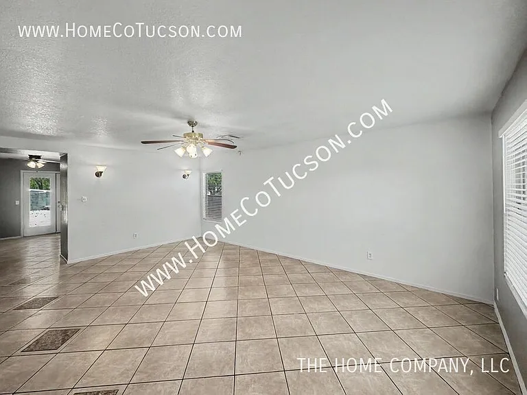 2755 E Liverpool Dr — Photo 3