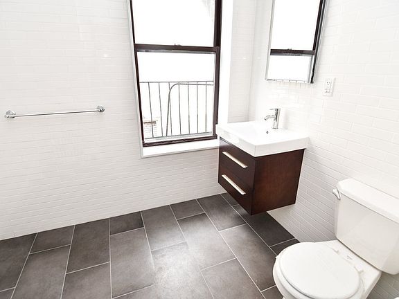 5th image of 1949 7th Ave APT C2