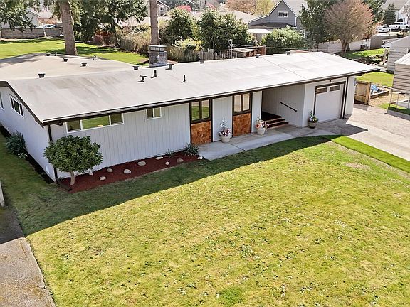 3rd image of 8021 47th Avenue NE