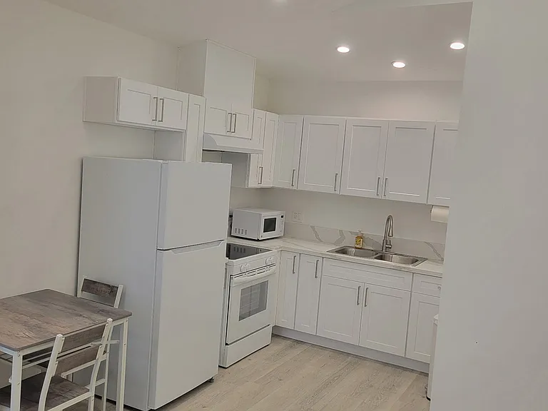 16910 Horace St — Photo 16