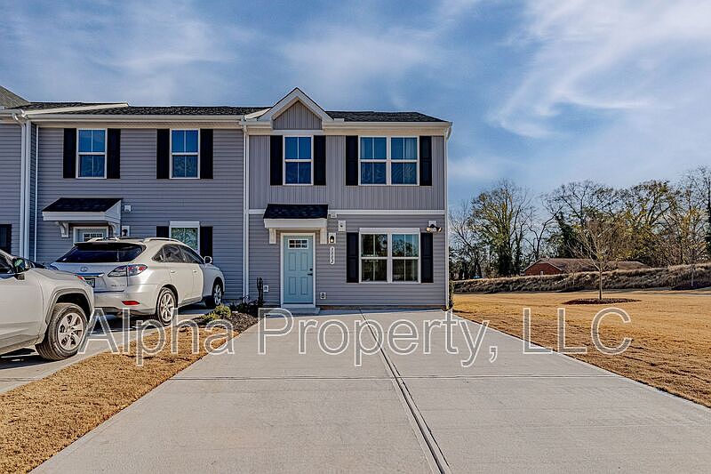 1st image of 3002 Oaksmere Dr