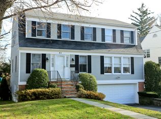 51 Fayette Rd, Scarsdale, NY 10583