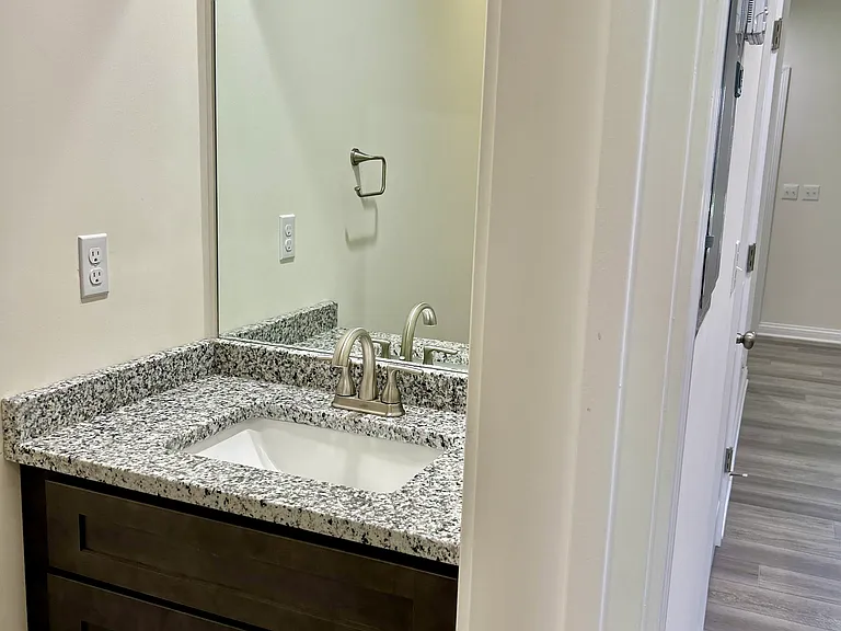 208 Fairway Ln #3 — Photo 7