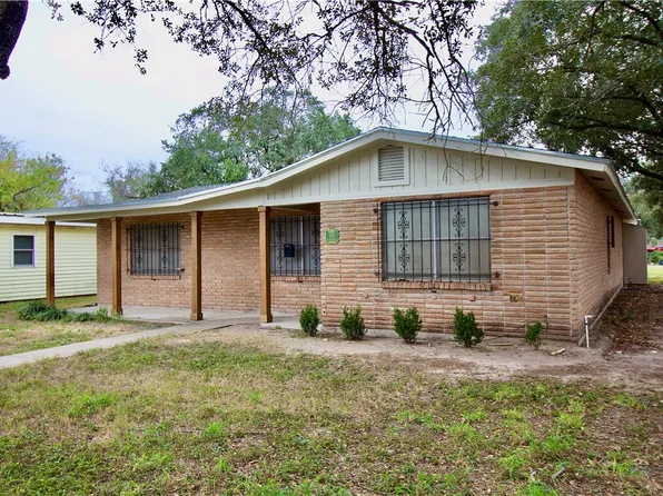 843 W H Ave, Kingsville, TX 78363