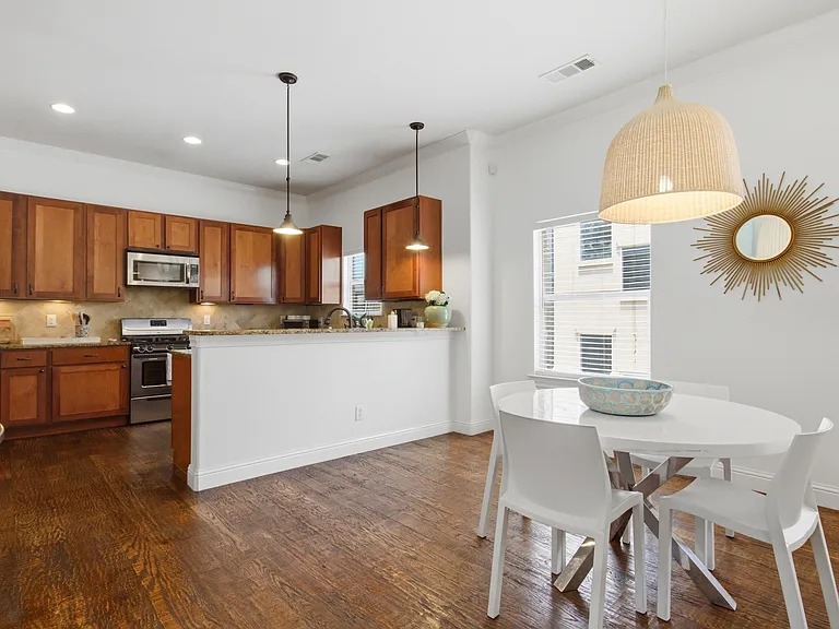1715 Lewis Ct — Photo 11