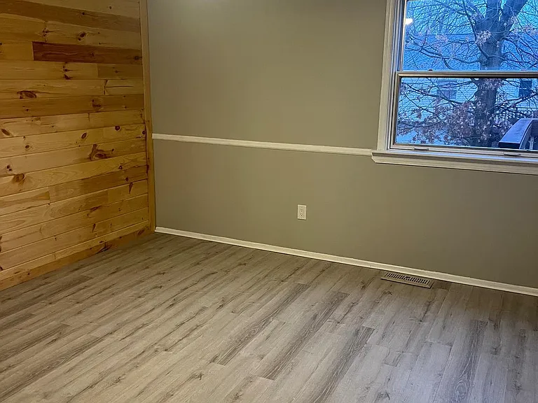 2418 York Rd — Photo 12