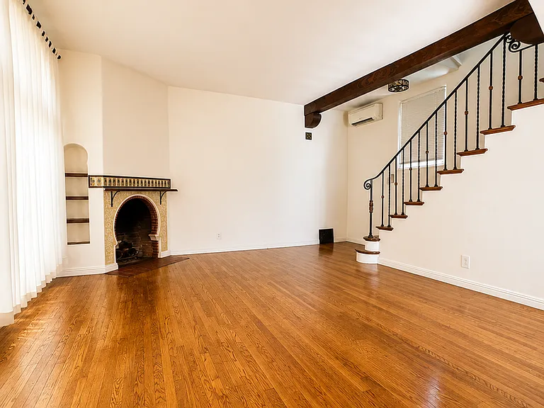8225 Fountain Ave (Patio Del Moro) — Photo 9