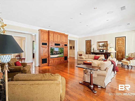 5th image of 4011 McGregor Oaks