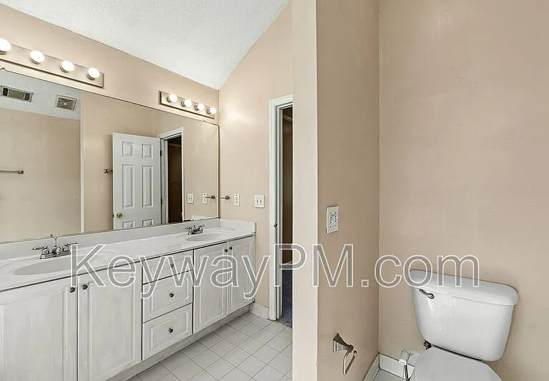 1063 Waltons Pass — Photo 18