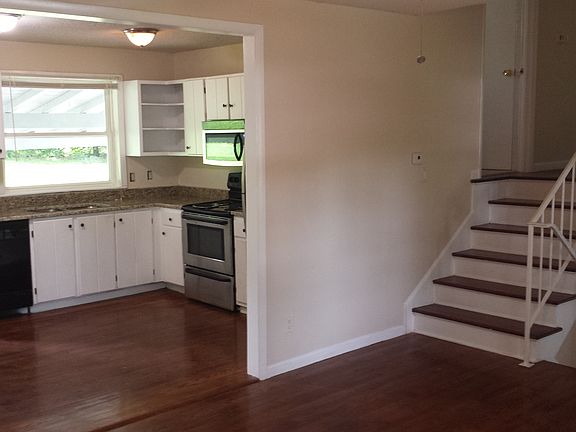 4th image of 11805 Belmont Ave