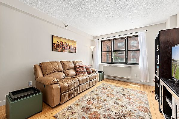 1st image of 516 W 47th St APT N3h