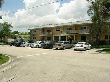 4th image of 2251 NE 170th St APT 206