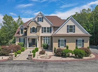 389 Joanne Ct, Bartonsville, PA 18321