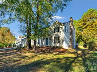 12006 Woodside Falls Rd, Pineville, NC 28134