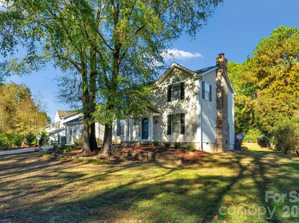 12006 Woodside Falls Rd, Pineville, NC 28134