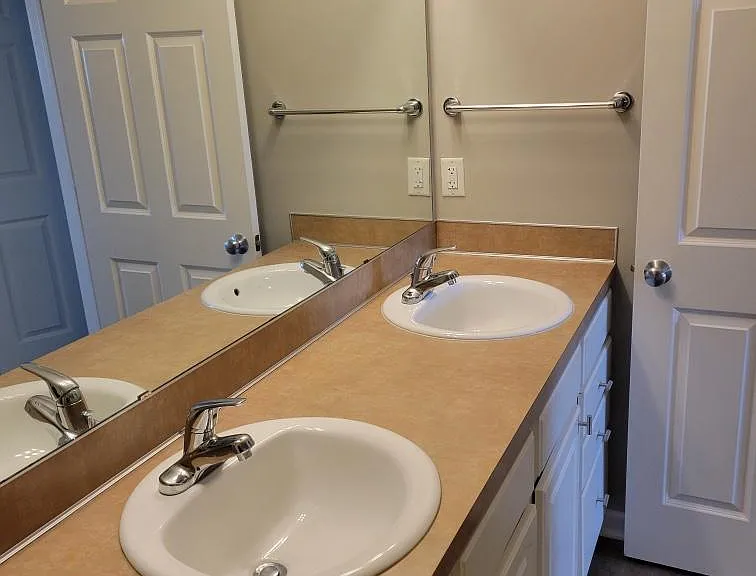 4693 N Shooks Ct #4695 — Photo 3