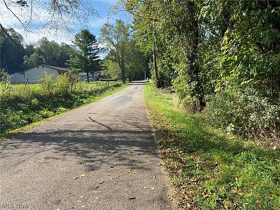 3rd image of Buckeye Hollow Rd SE