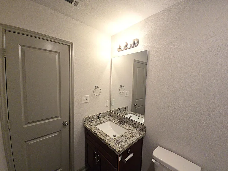 626 Magnolia Bnd — Photo 16