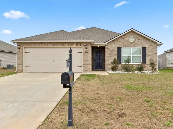 16406 Natchez Dr, Moundville, AL 35474