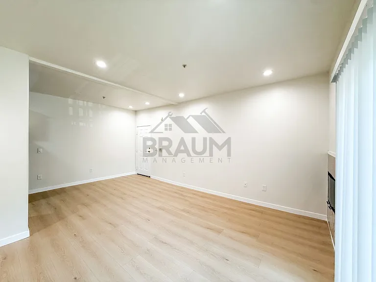 10849 Fruitland Dr — Photo 8