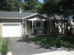 25 Brookfield Ct, Toms River, NJ
