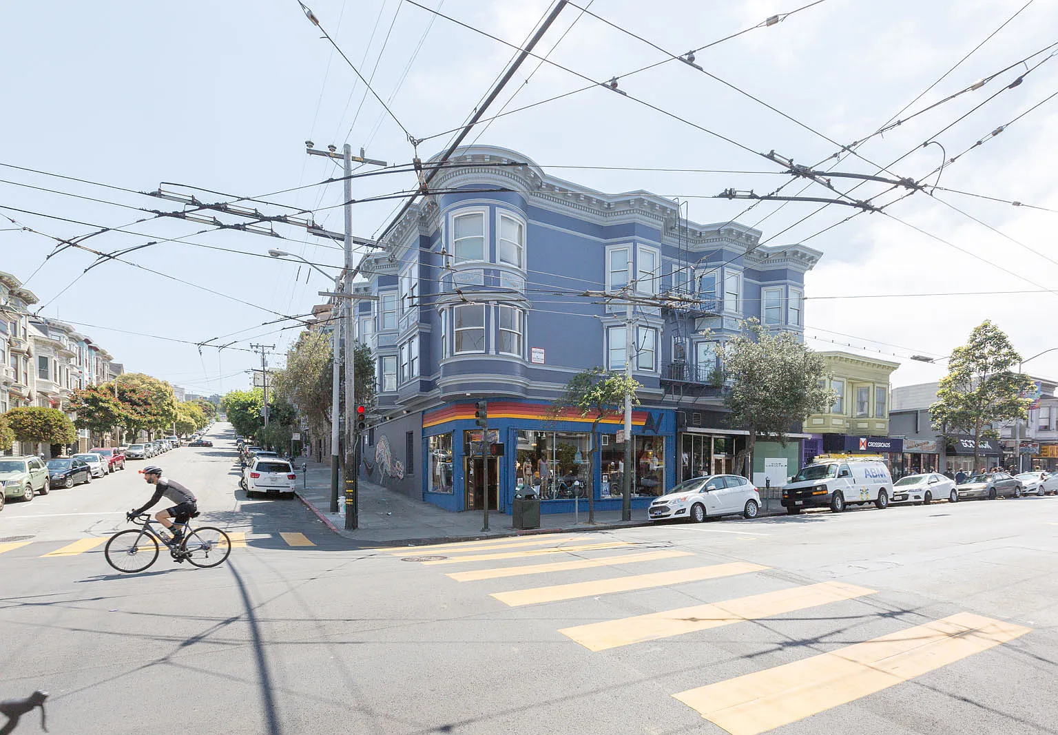609 Ashbury Apartments — Photo 4