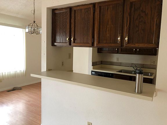 Kitchen passthrou
