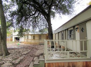 105 Prairie St, Highlands, TX 77562