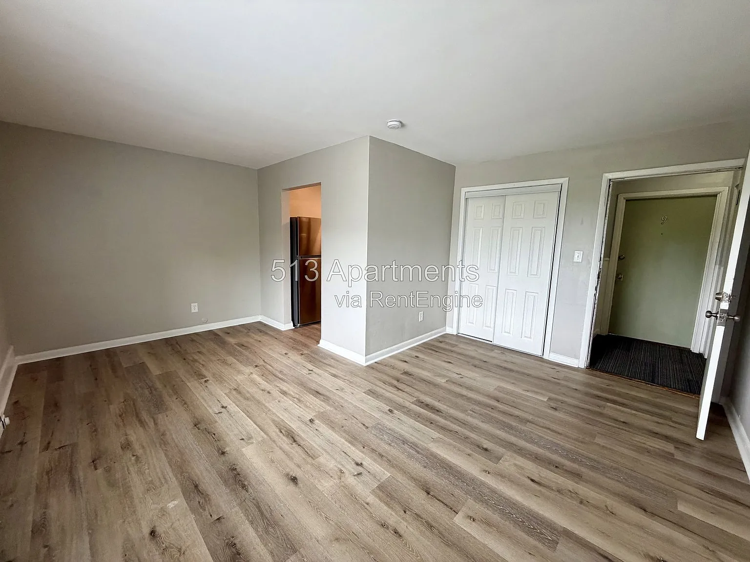 1 bed, 1.0 bath, 650 sqft, $965 — Photo 2