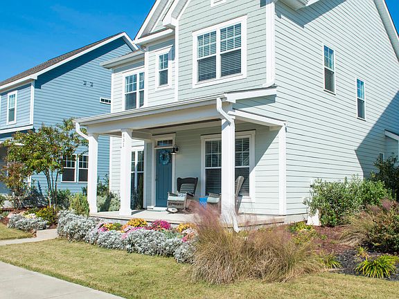 3rd image of 631 Edgerton Drive