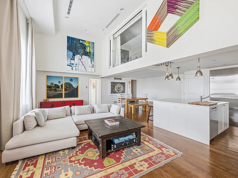 240 Centre St #4R — Photo 6
