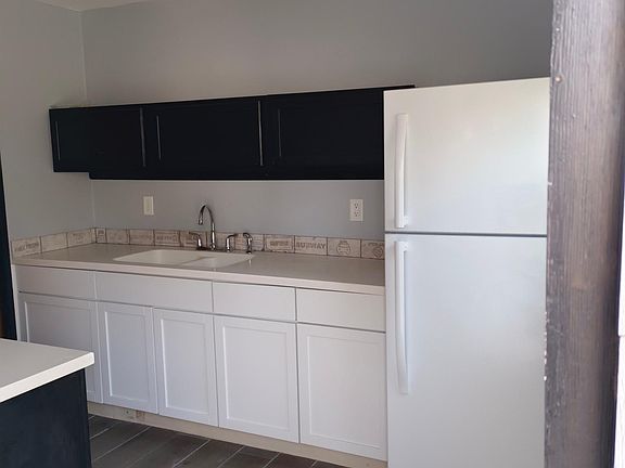 4th image of 241 E College St #B