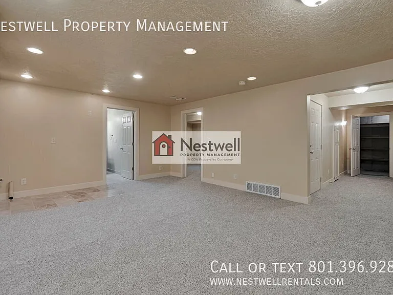 1327 E Urbandale Ln — Photo 23