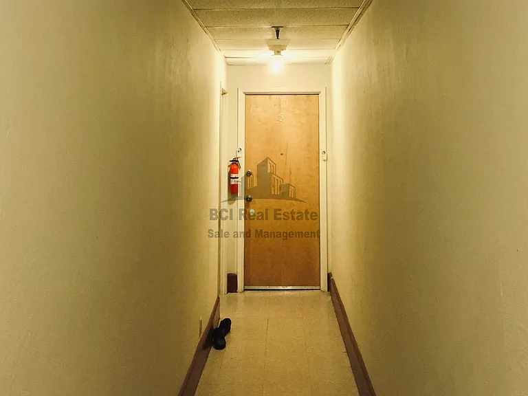 910 Clay St #8 — Photo 8